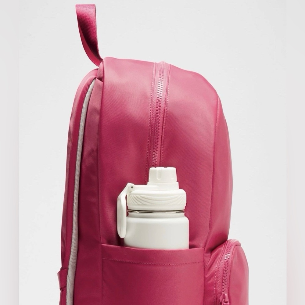 Lululemon NWT Everywhere Backpack 22L Tech Canvas Raspberry Coulis - Picture 3 of 8